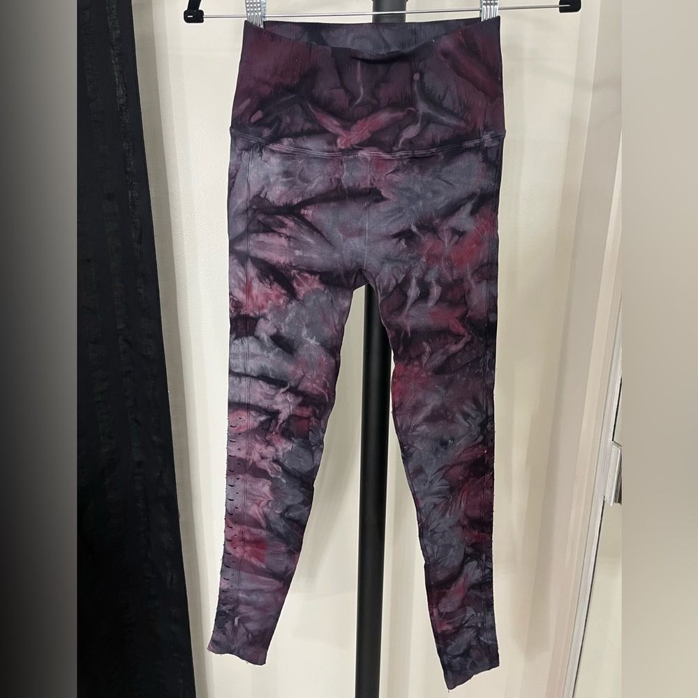 Spiritual Gangster tie die leggings